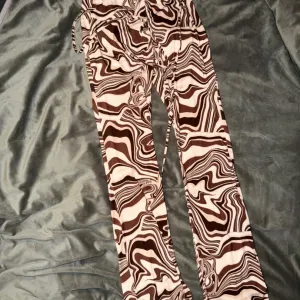 Bershka pantalone helanke