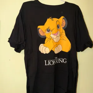 Ženska duža majica sa prorezima sa strane