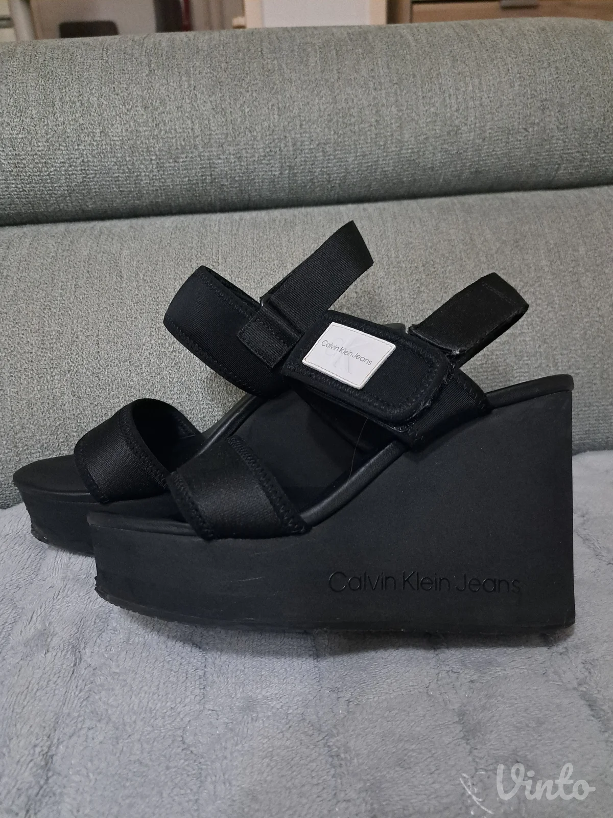 Calvin Klein sandale sa platformom br.38