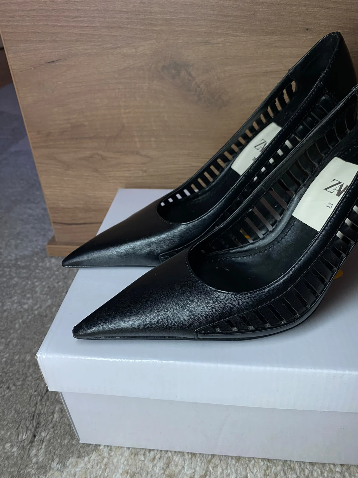 zara stikle/salonke