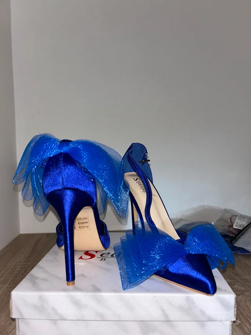 KRALJEVSKO PLAVE ŠTIKLE - BR. 38