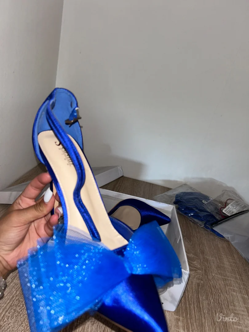 KRALJEVSKO PLAVE ŠTIKLE - BR. 38