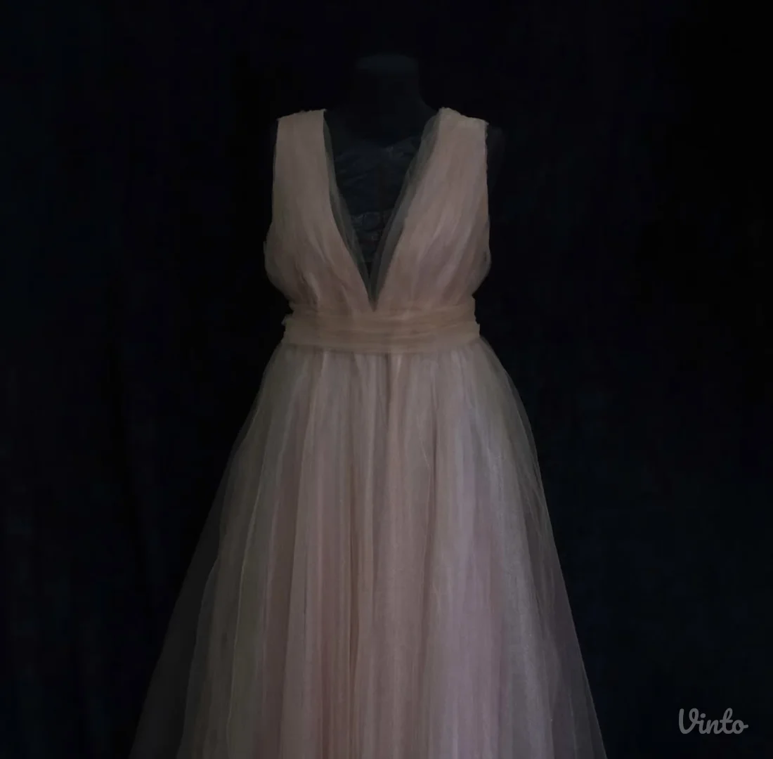 Roze haljina od tila