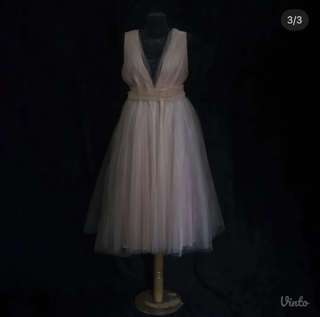 Roze haljina od tila