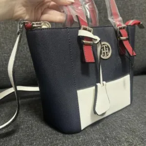 Tommy torbica