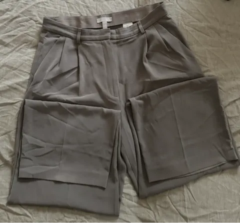 H&M pantalone u veličini 44