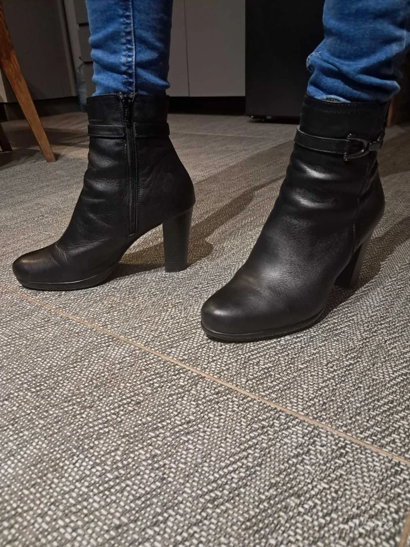 Kožne poluduboke čizme