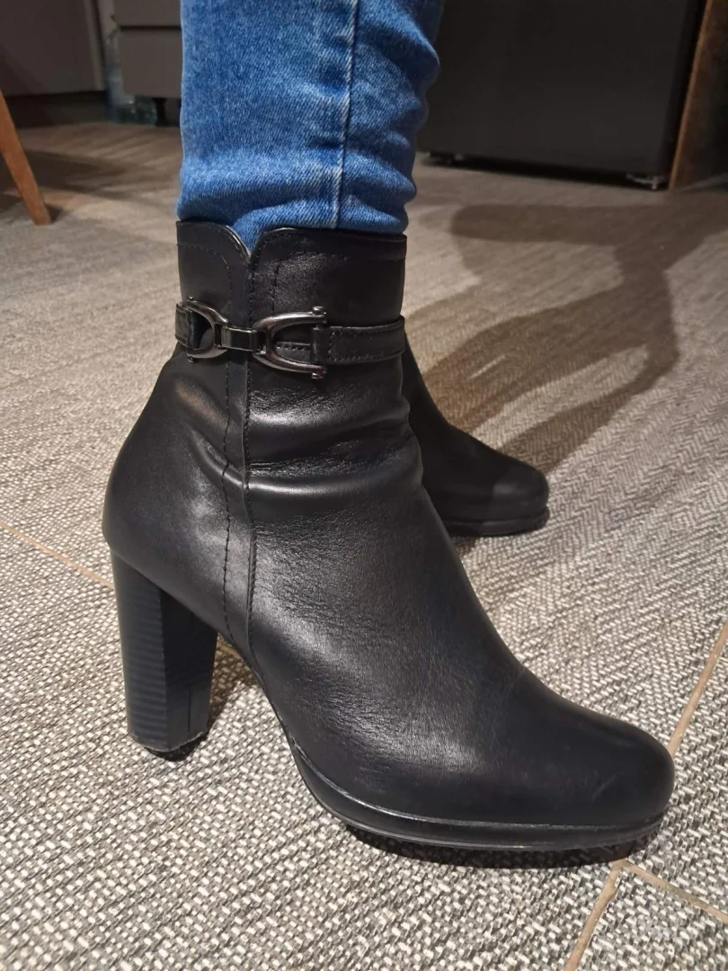 Kožne poluduboke čizme