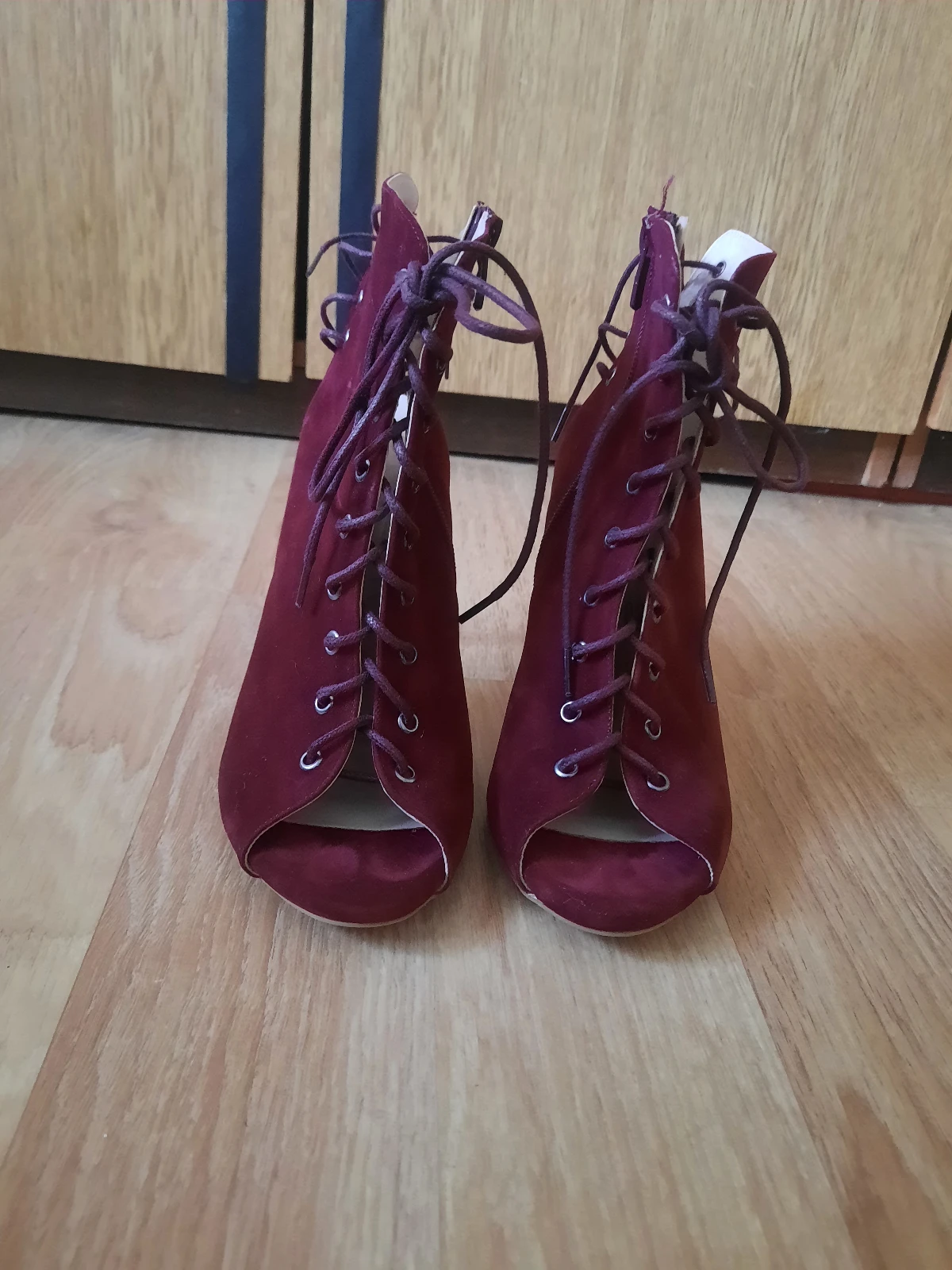 Sandale bordo 38 NOVO
