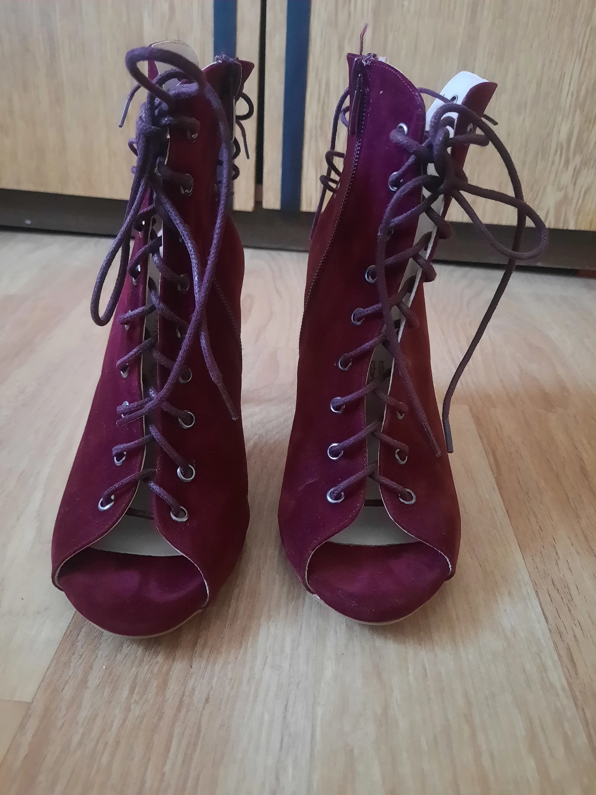 Sandale bordo 38 NOVO