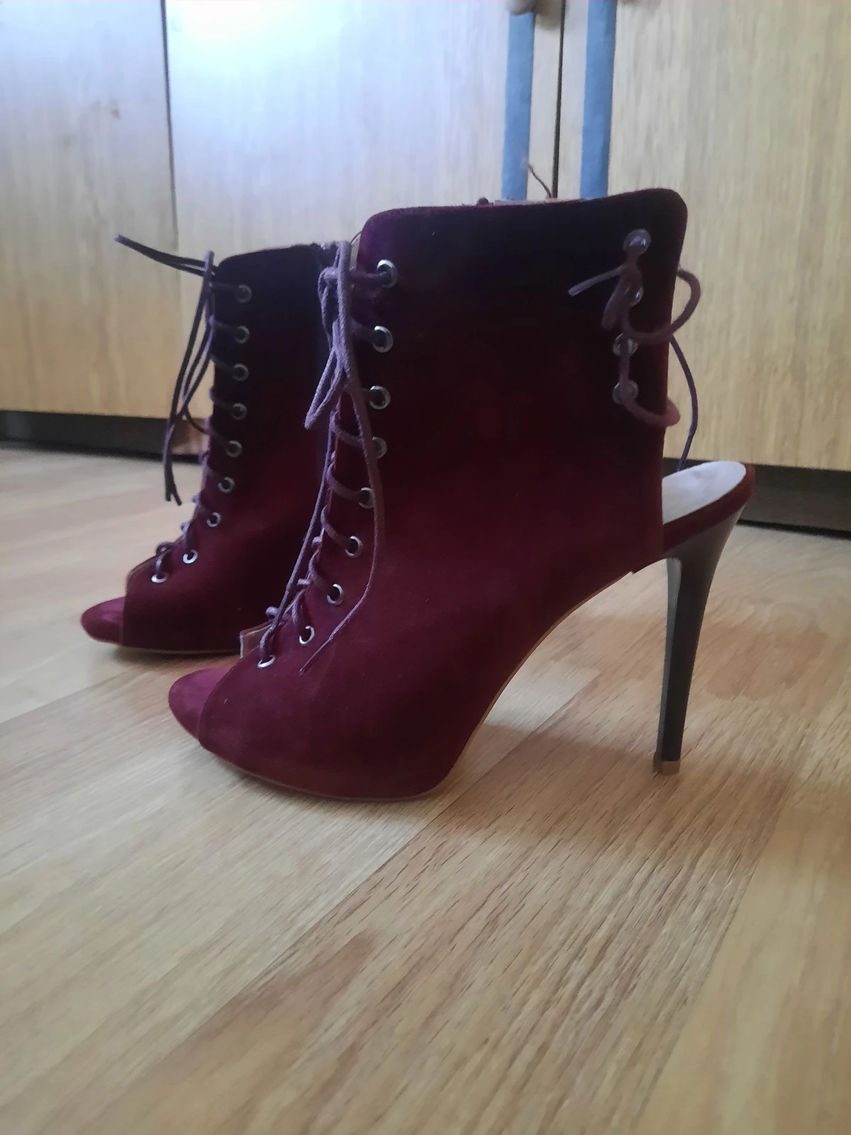 Sandale bordo 38 NOVO