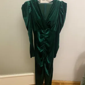 Zelena šljokičava haljina