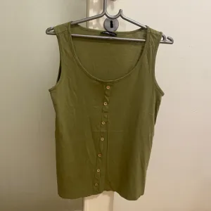 Zelena majica bez rukava