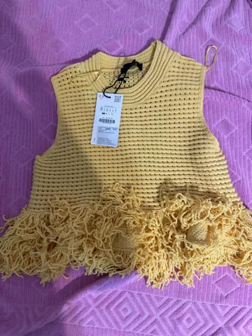 Zara zuti pleteni top sa resama