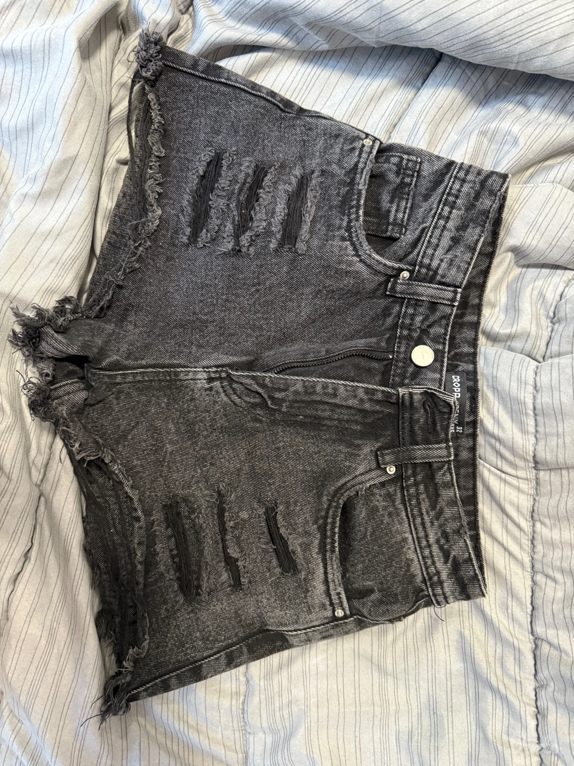 Crni denim sorc, cropp