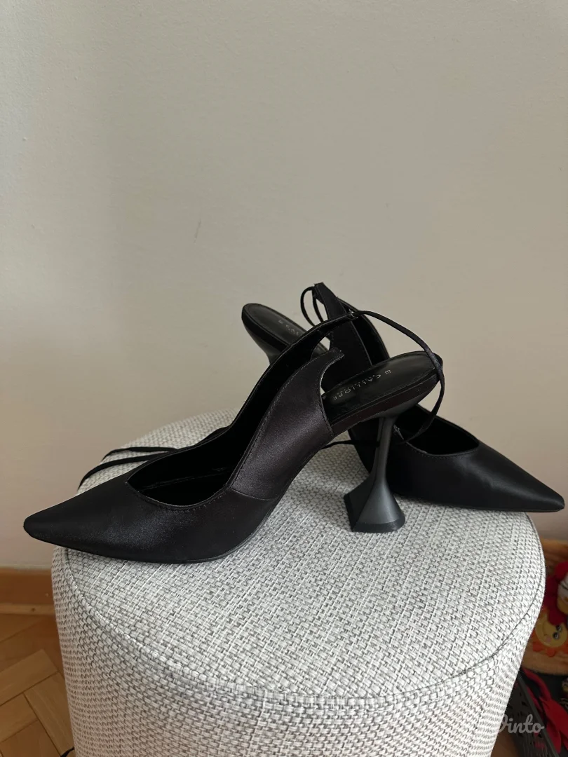 Crne satenske stikle