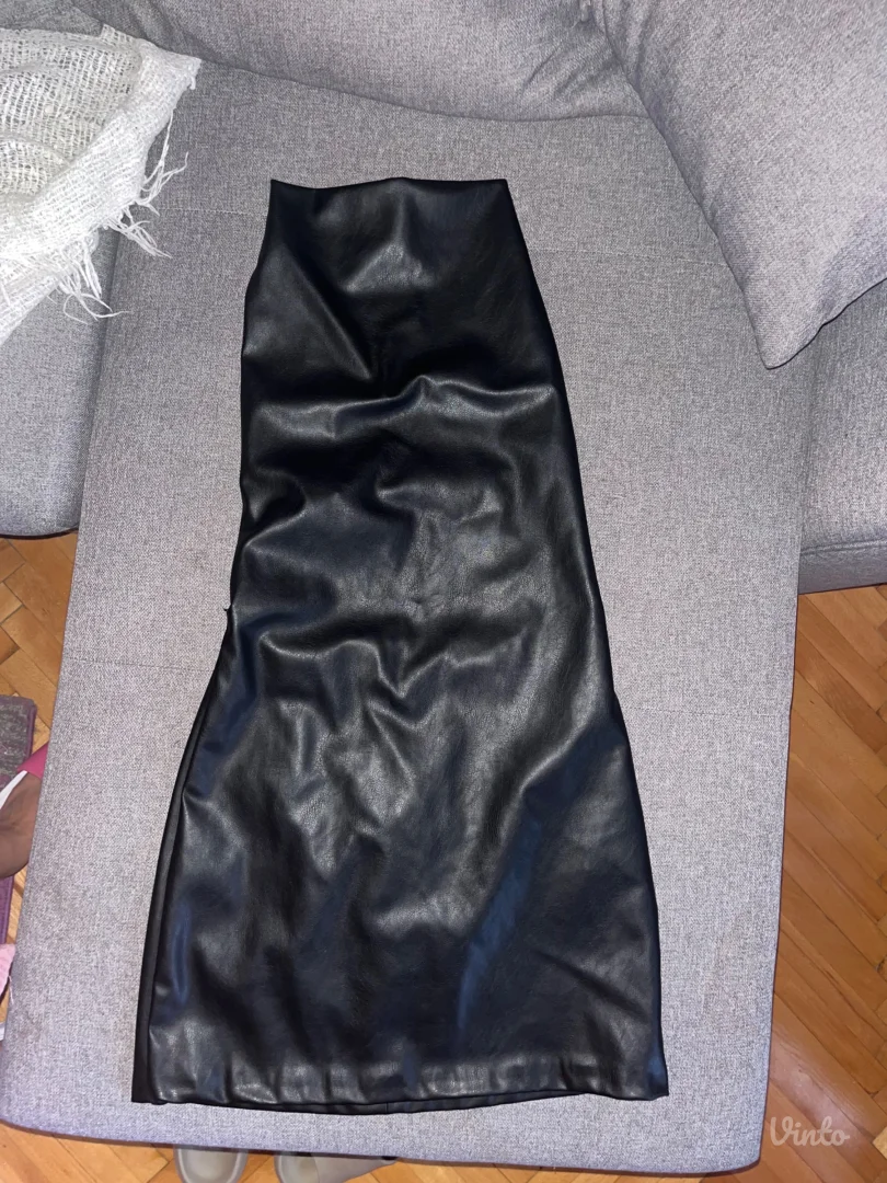 Zara mini kozna haljina