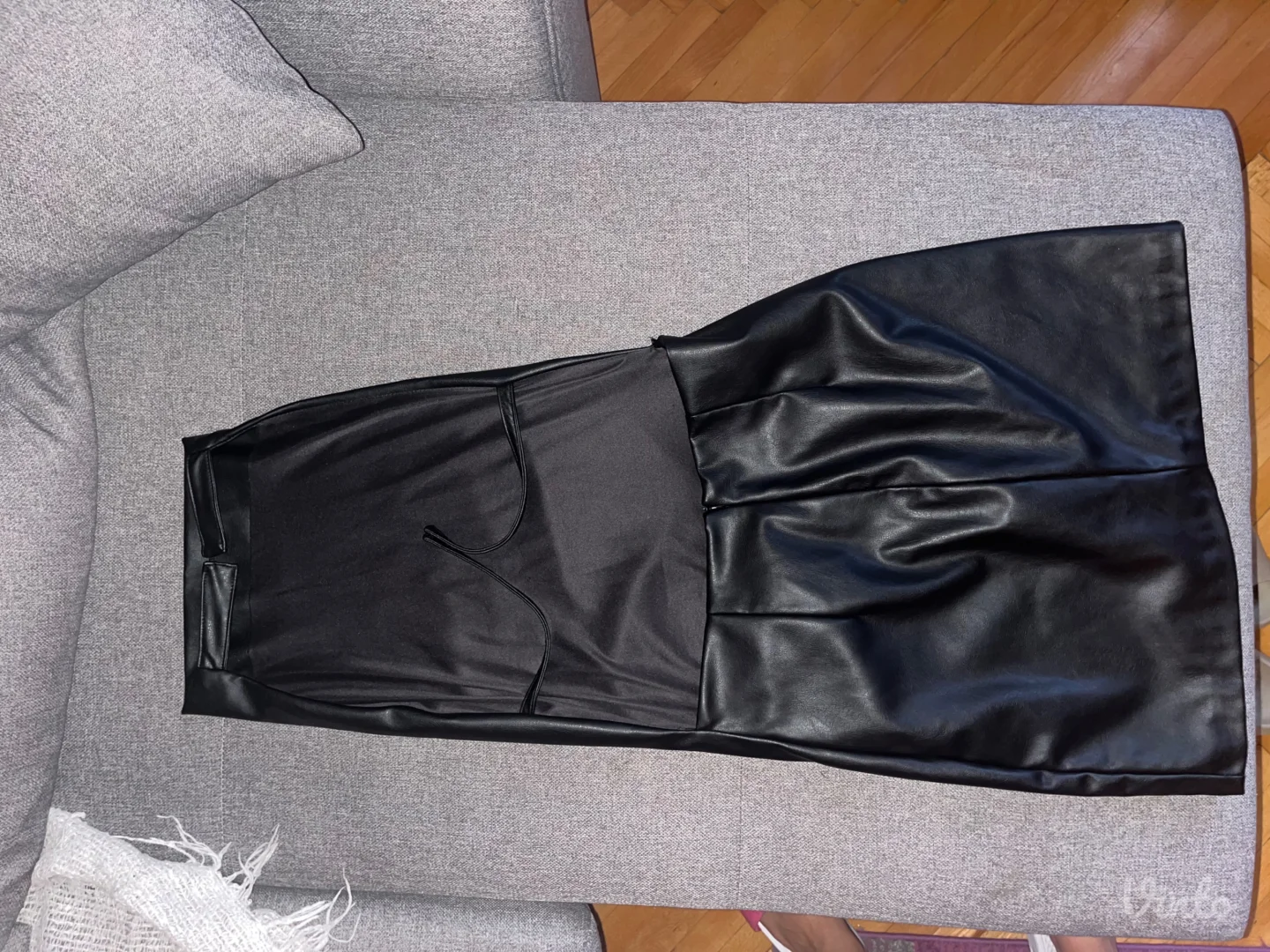 Zara mini kozna haljina