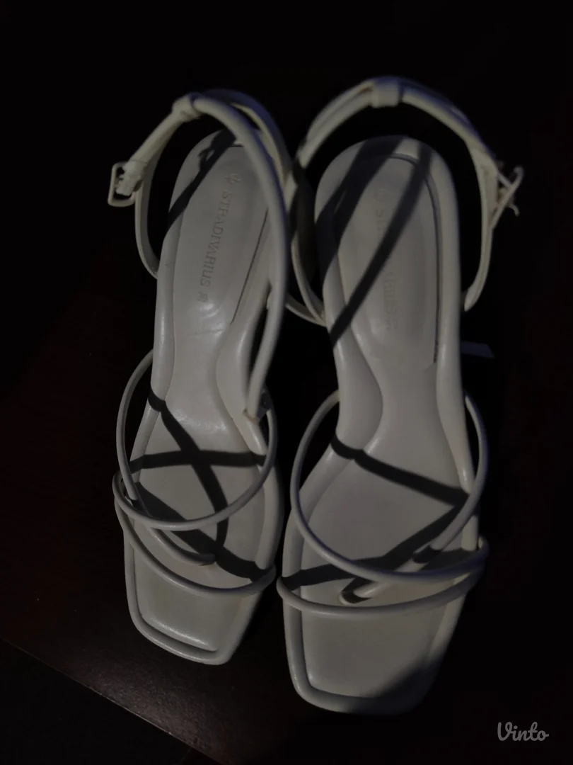 Stradivarius sandale