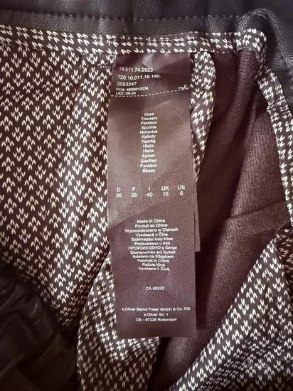 *NOVO* sOliver kožni šorc