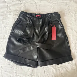 *NOVO* sOliver kožni šorc