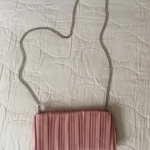 *NOVO* Sinsay torbica