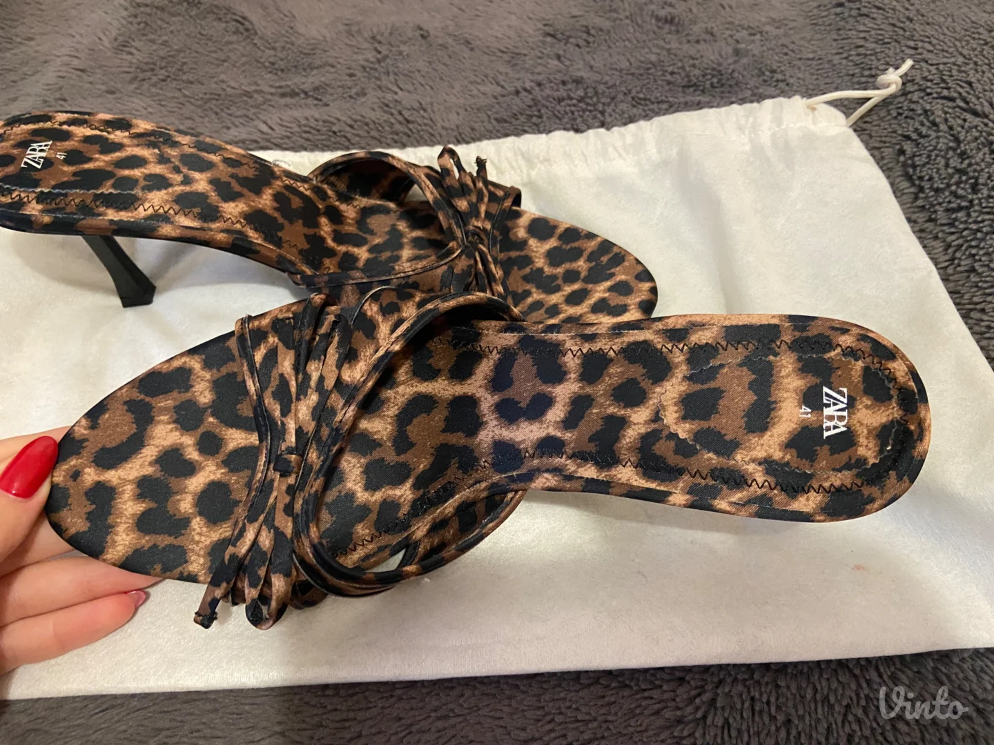 Zara papuče na štiklu