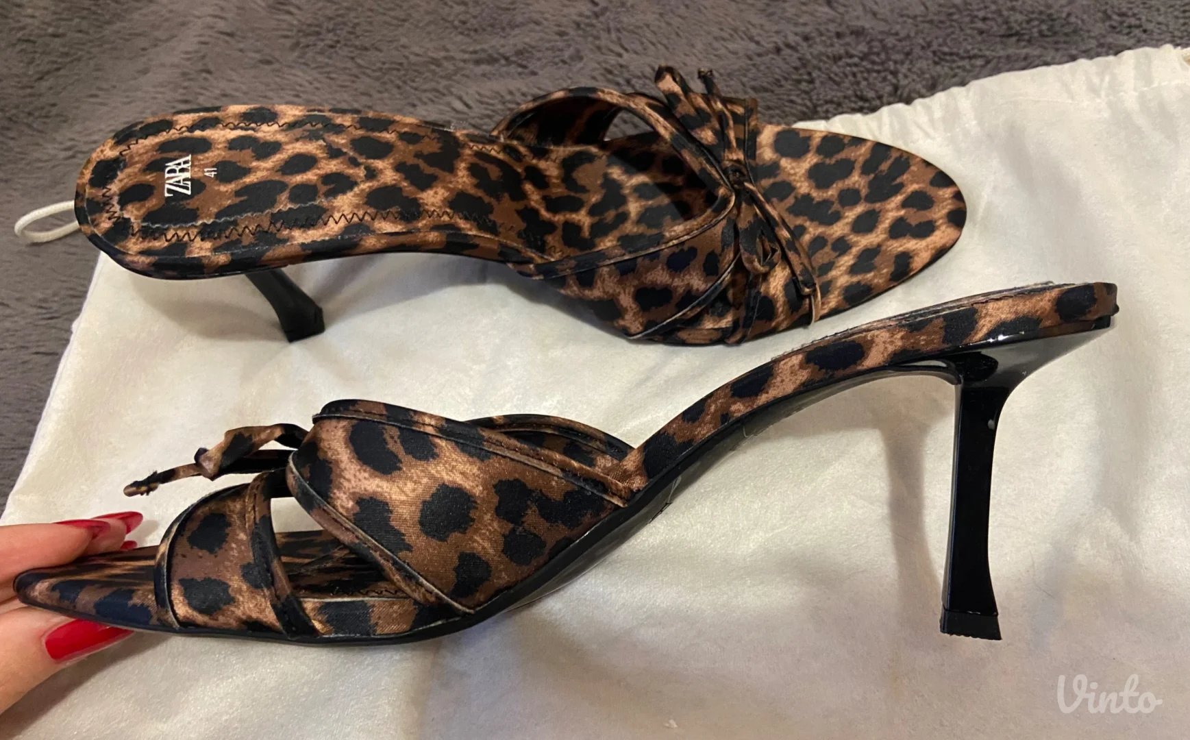 Zara papuče na štiklu