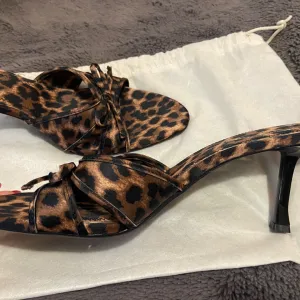 Zara papuče na štiklu