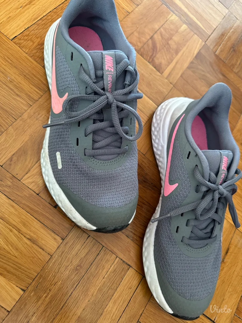 Nike patike 36.5 dva para