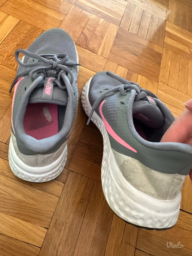 Nike patike 36.5 dva para