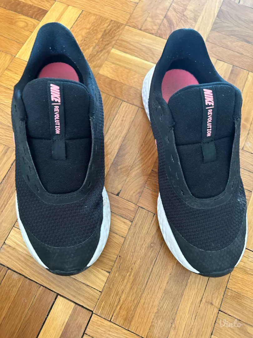 Nike patike 36.5 dva para