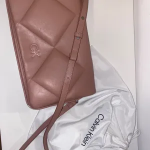 Calvin Klein Re-lock shoulder bag