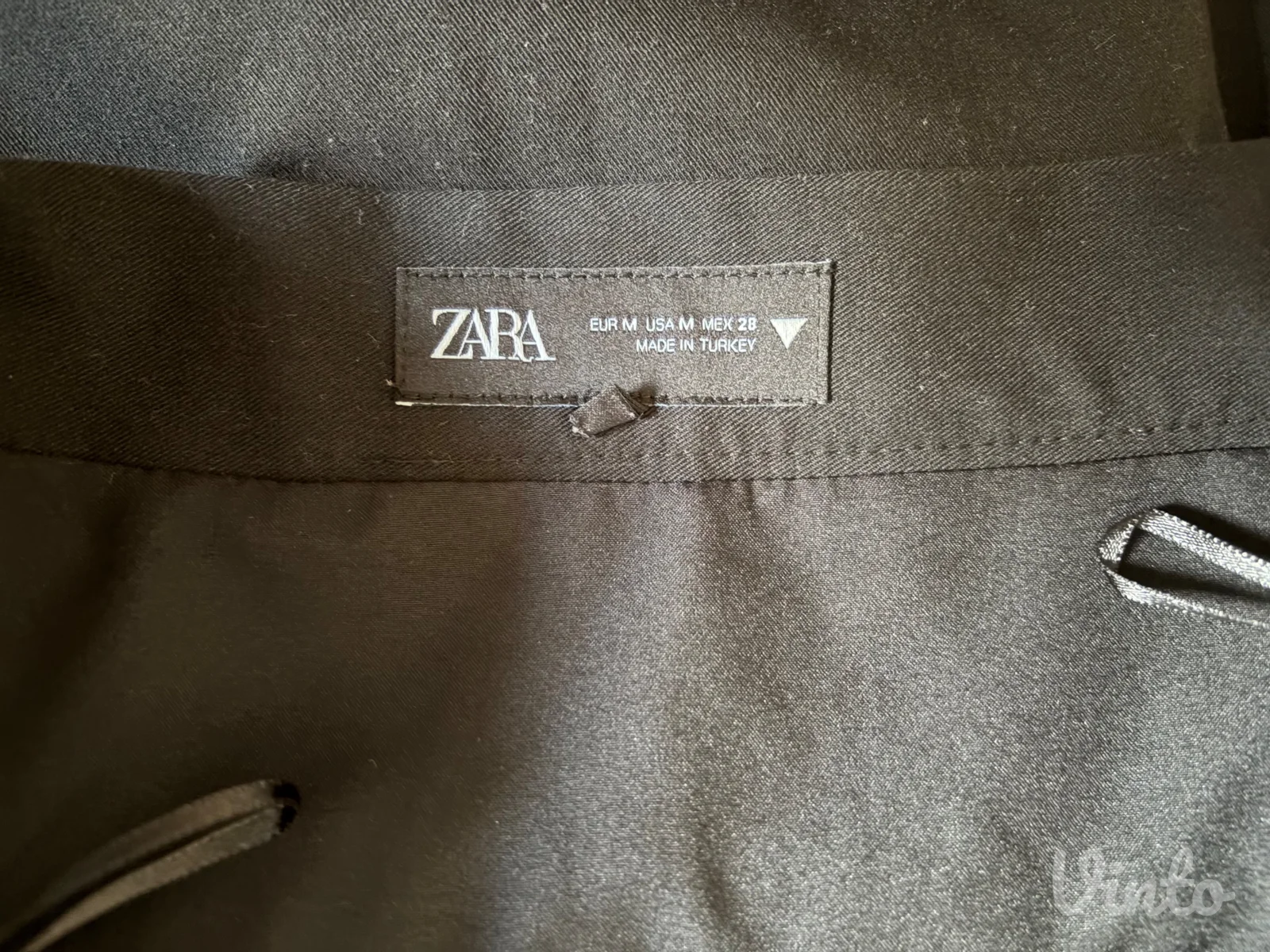 Zara crna mini suknja