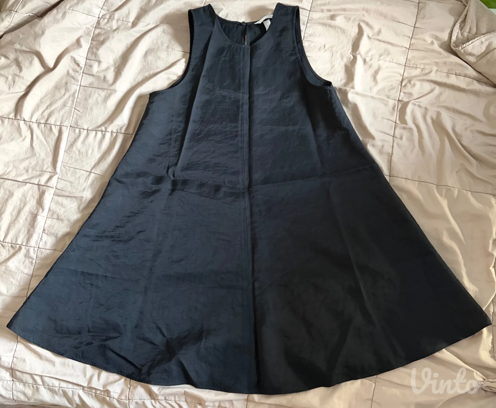 H&M crna mini haljina