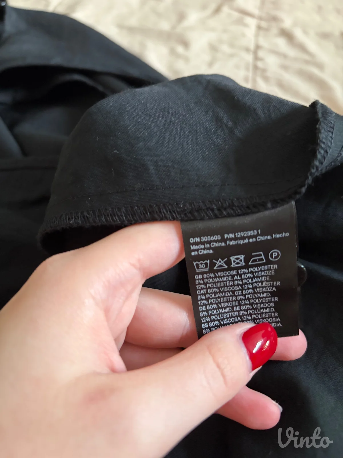 H&M crna mini haljina