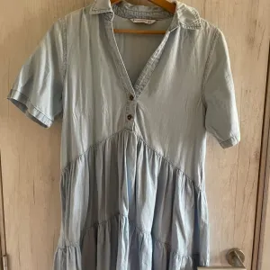 Stradivarius Haljina