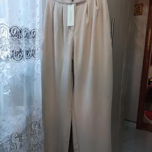 Pantalone ženske M