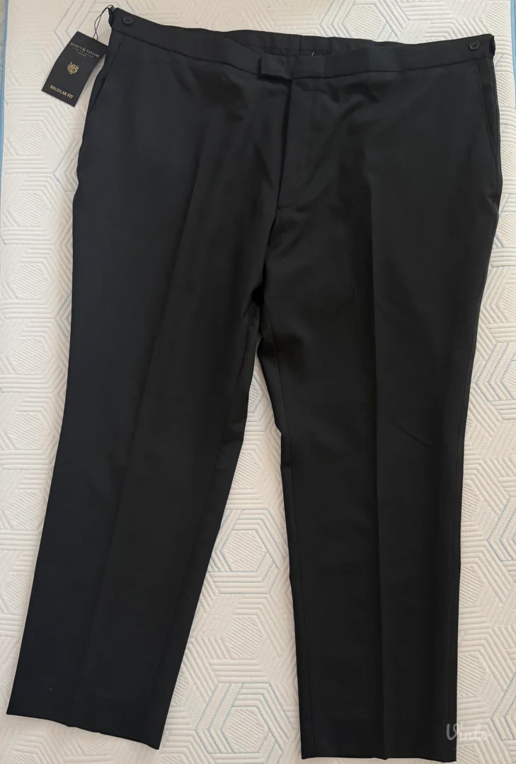 Muško odelo komplet na prodaju plus pantalone