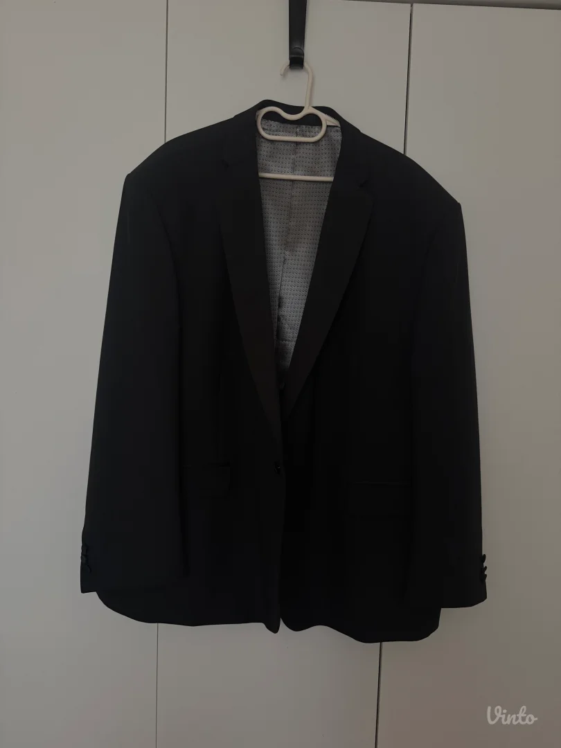 Muško odelo komplet na prodaju plus pantalone