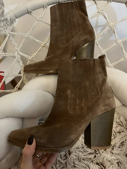 Gino Rossi kožne čizmice – kao nove!