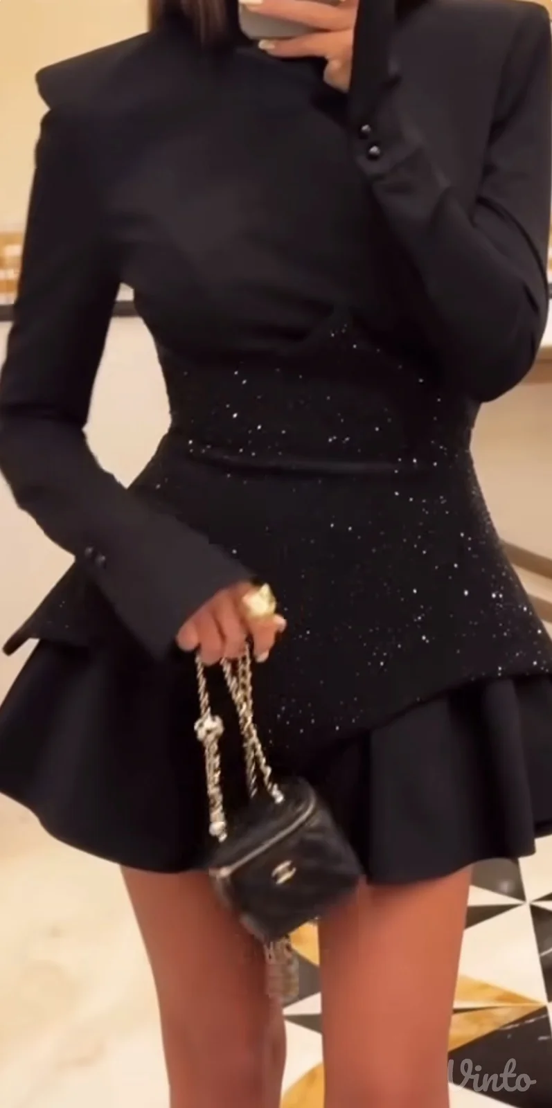 Elegantna crna haljina
