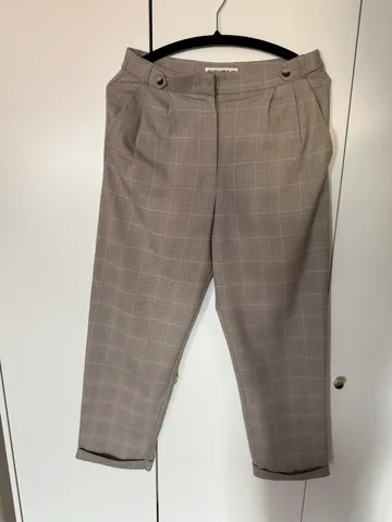 Pull and Bear pantalone, velicnina M