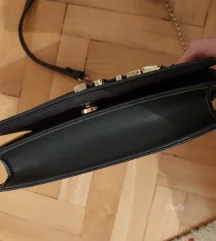 New yorker crna torbica