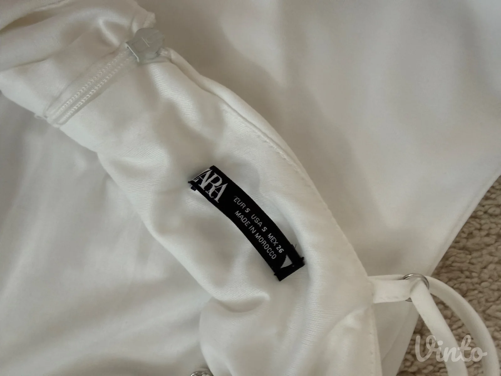 Elegantan beli bodi
