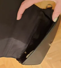 New yorker crna torbica