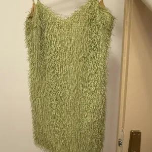 Mona haljina sa resama