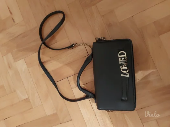 New yorker crna torbica