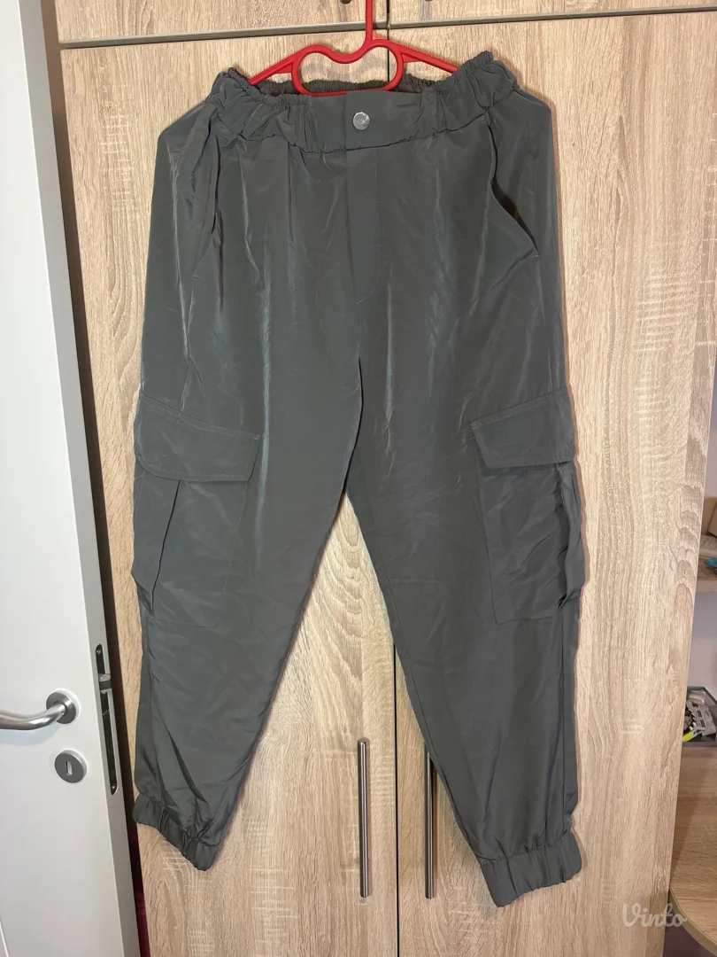 Zara kargo pantalone
