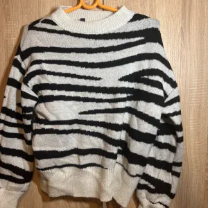 Takko fasion dzemper